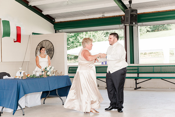 DeRaymond Romanic Wedding